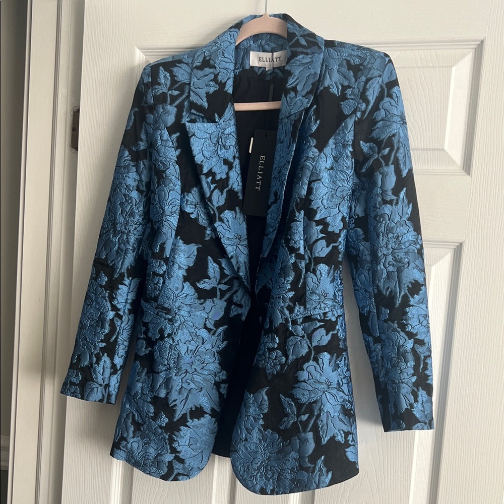 Elliatt Blue and Black Floral Blazer